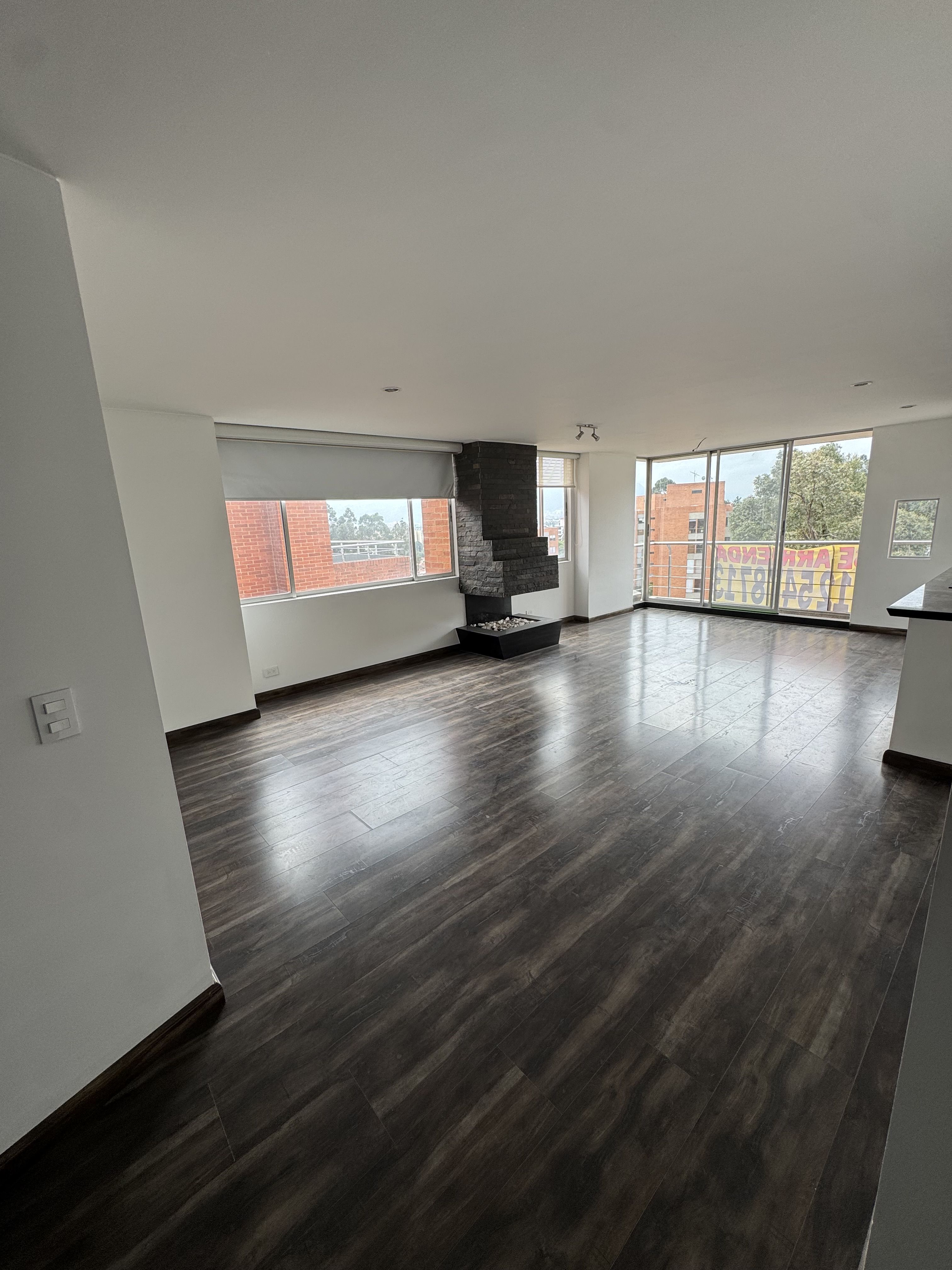 Apartamento en arriendo o venta Cundinamarca Bogotá Iberia 100 m2 Habitaciones 2 Baños 2 Garajes 2 Precio venta $800000000 Precio arriendo $3800000