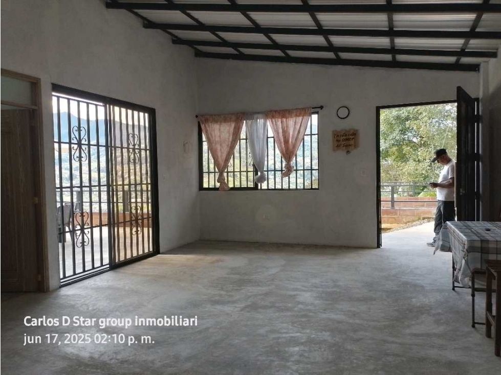 Casa Campestre en arriendo Antioquia Medellín San Cristobal 300 m2 Habitaciones 2 Baños 2 Garajes 3 Precio $2500000