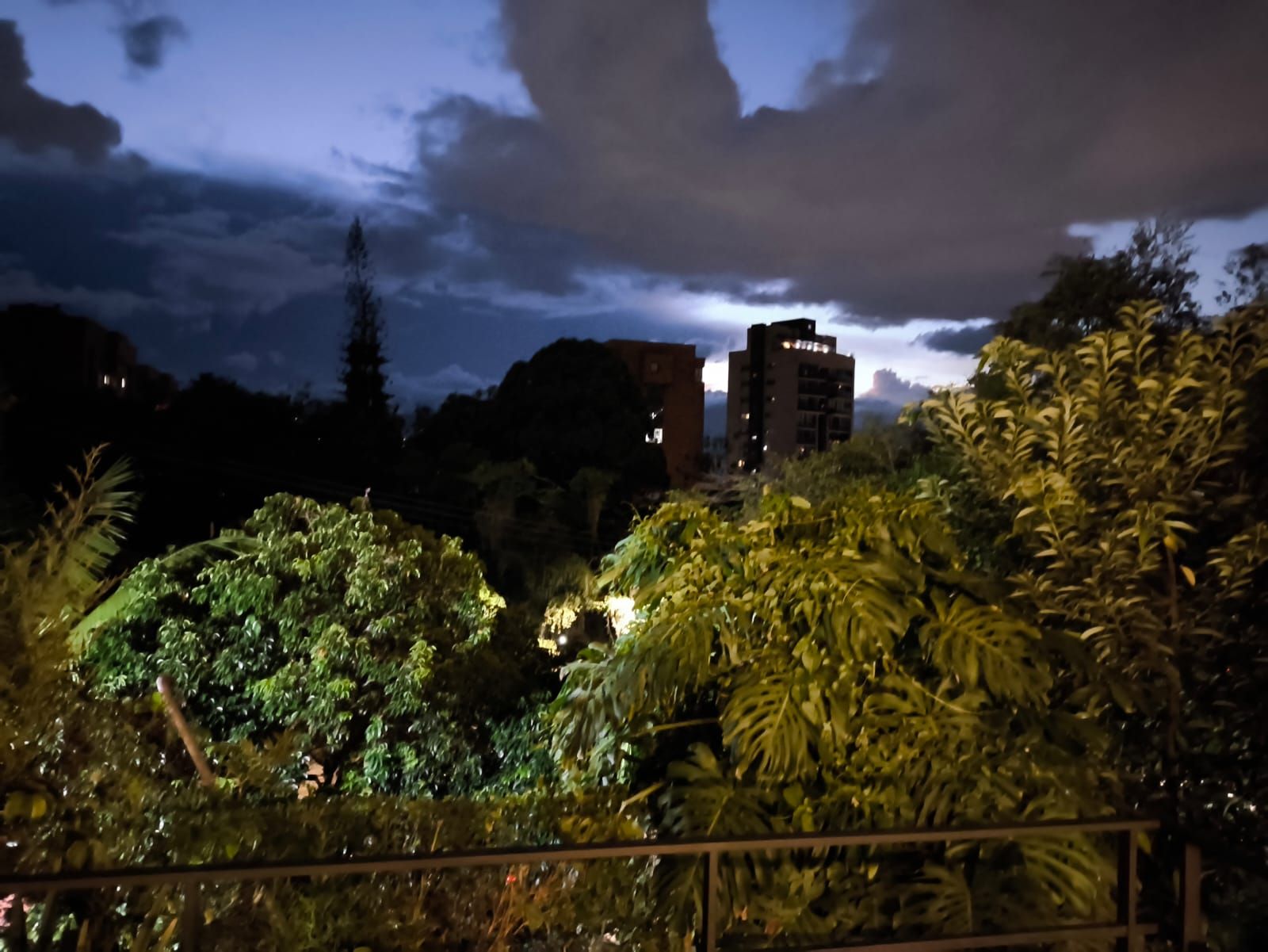 Casa en venta Antioquia Medellín El Poblado 280 m2 Habitaciones 4 Baños 3 Garajes 2 Precio $1500000000