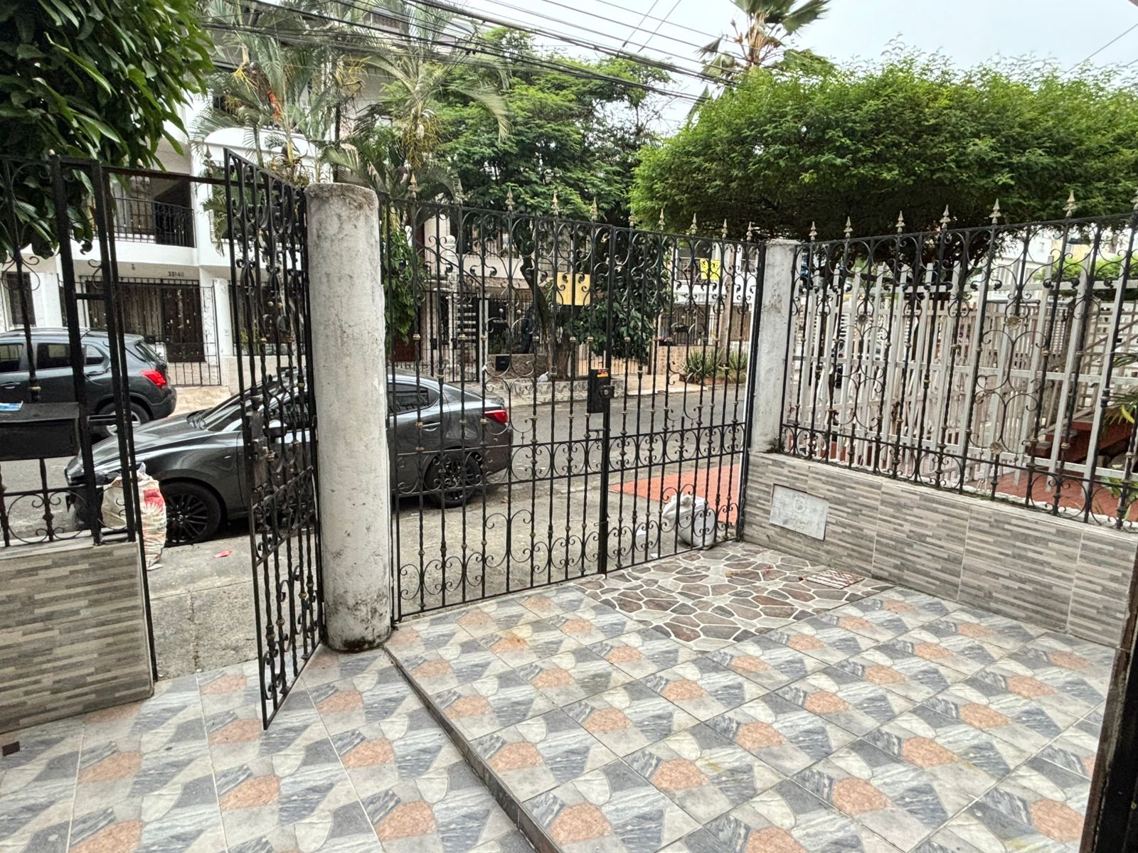 Casa en arriendo Valle Del Cauca Cali Ciudad 2000 240 m2 Habitaciones 5 Baños 3 Garajes 1 Precio $2200000