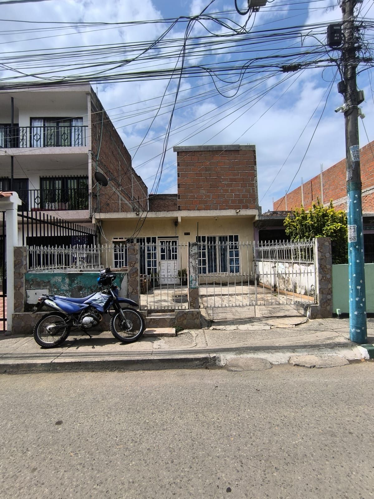 Casa en venta Valle Del Cauca Cali Los Comuneros I Etapa 105 m2 Habitaciones 4 Baños 2 Garajes 2 Precio $250000000