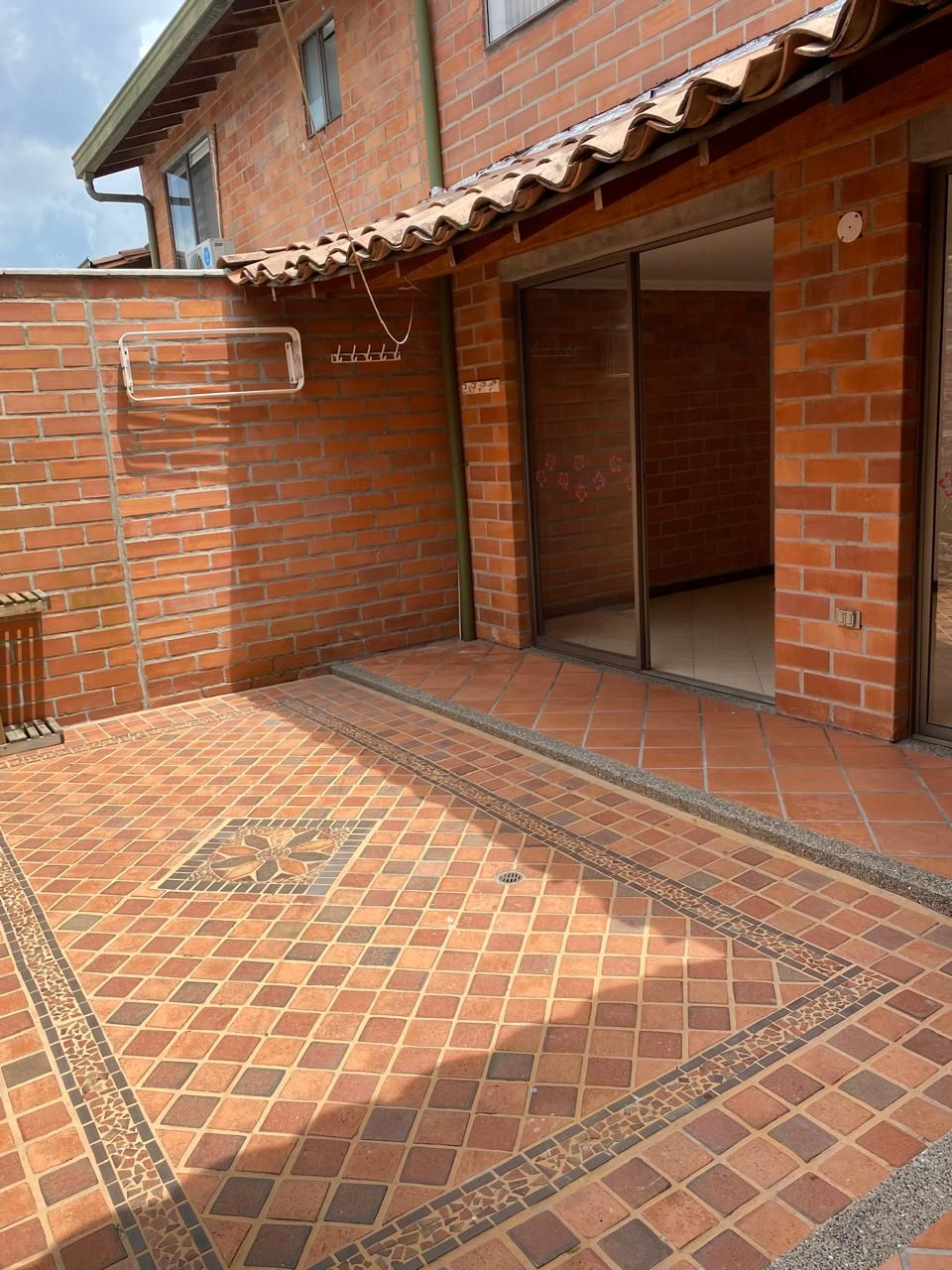 Casa en venta Antioquia Bello Urbanización Amazonía 130 m2 Habitaciones 3 Baños 3 Garajes 1 Precio $660000000