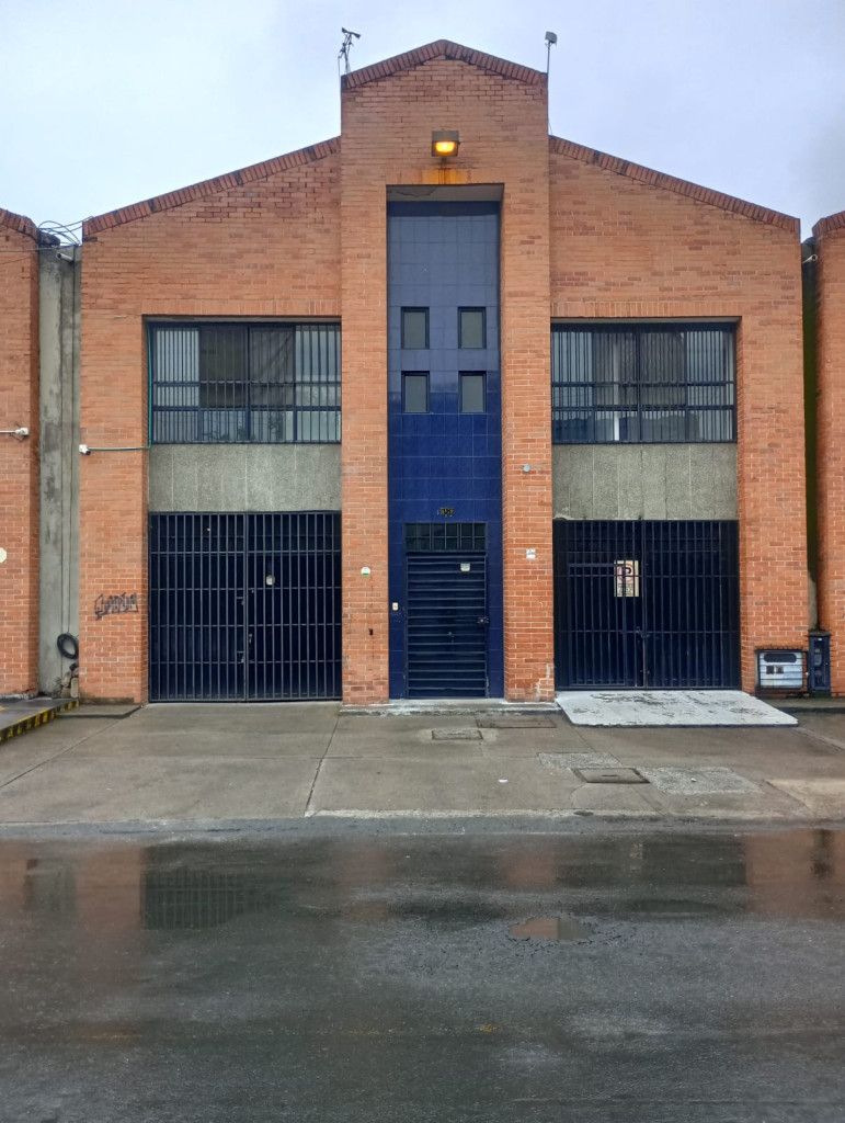 Bodega en arriendo Valle Del Cauca Cali Ciudad Los Álamos 445 m2 Habitaciones 0 Baños 0 Garajes 0 Precio $11127500