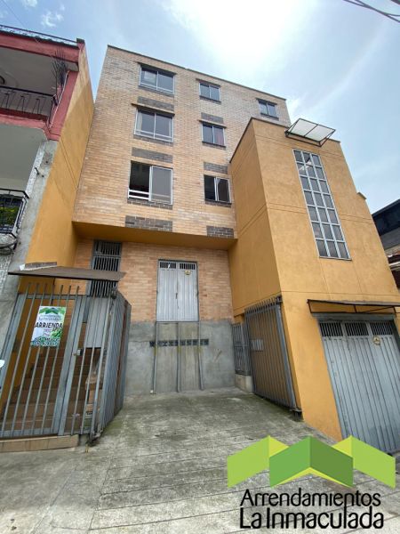 Apartamento en arriendo Antioquia Medellín Manrique Central No1 80 m2 Habitaciones 3 Baños 1 Garajes 0 Precio $1500000