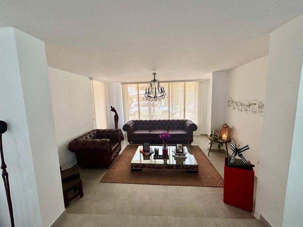 Casa en venta Valle Del Cauca Cali Parcelaciones Pance 380 m2 Habitaciones 3 Baños 4 Garajes 4 Precio $1250000000