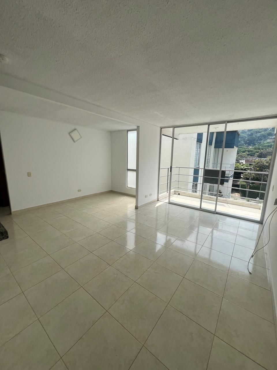 Apartamento en arriendo Valle Del Cauca Cali Sector Cañaveralejo Guadalupe 64 m2 Habitaciones 2 Baños 2 Garajes 1 Precio $1500000