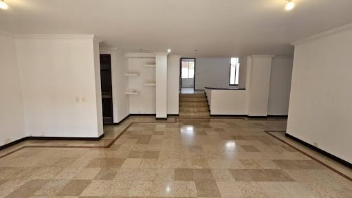 Apartamento en arriendo Valle Del Cauca Cali Urbanización Ciudad Jardín 200 m2 Habitaciones 3 Baños 3 Garajes 2 Precio $4300000