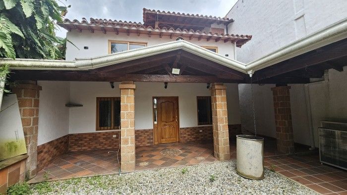 Casa en venta Antioquia El Carmen De Viboral El Carmen De Viboral 350 m2 Habitaciones 5 Baños 4 Garajes 6 Precio $700000000