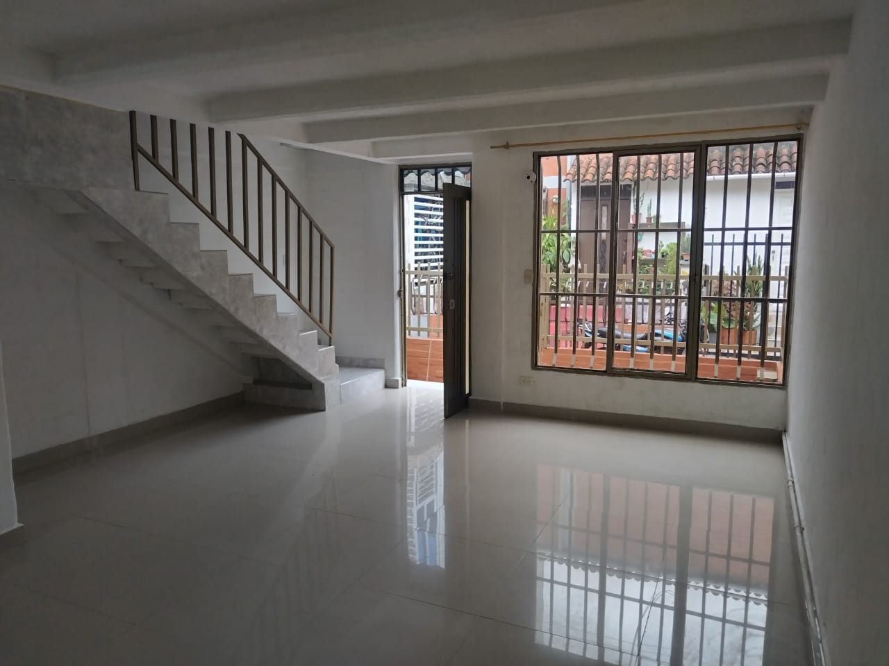 Casa en arriendo Valle Del Cauca Cali Sector Transito Municipal 50 m2 Habitaciones 3 Baños 1 Garajes 0 Precio $1000000