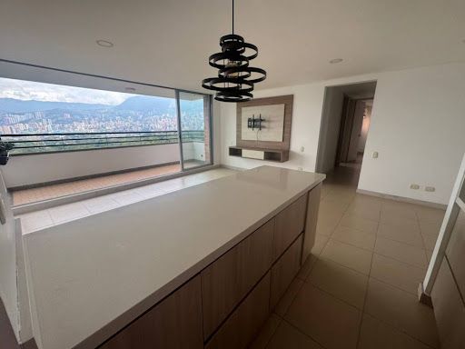Apartamento en arriendo Antioquia Medellín La Mota 90 m2 Habitaciones 3 Baños 2 Garajes 1 Precio $3900000