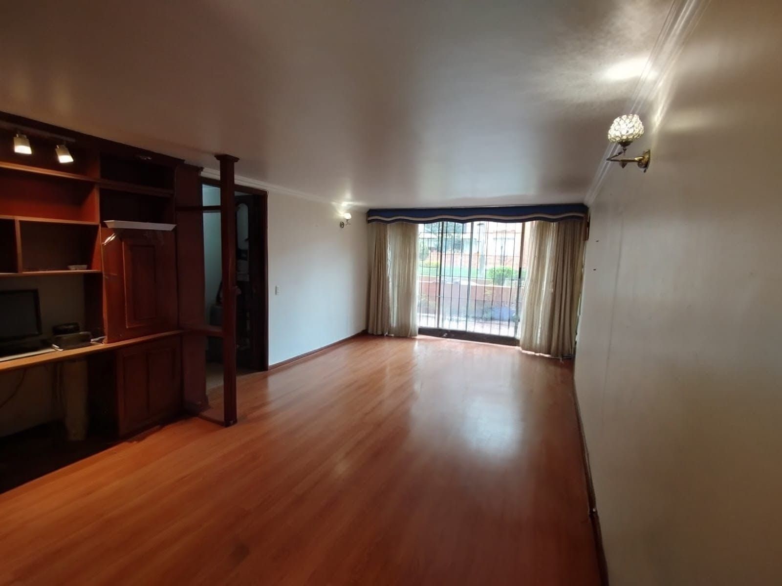 Apartamento en arriendo Cundinamarca Bogotá Ciudad Salitre Sur-oriental 80 m2 Habitaciones 3 Baños 2 Garajes 1 Precio $3600000