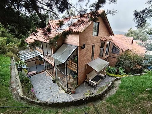 Casa en arriendo Cundinamarca Bogotá Asd 330 m2 Habitaciones 4 Baños 4 Garajes 2 Precio $10500000