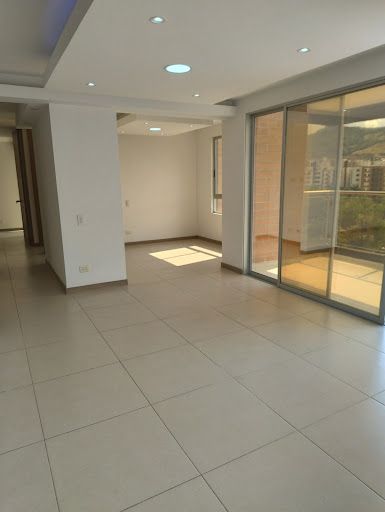 Apartamento en arriendo Valle Del Cauca Cali Conjunto Residencial Parque De Las Flores 100 m2 Habitaciones 2 Baños 3 Garajes 1 Precio $2900000