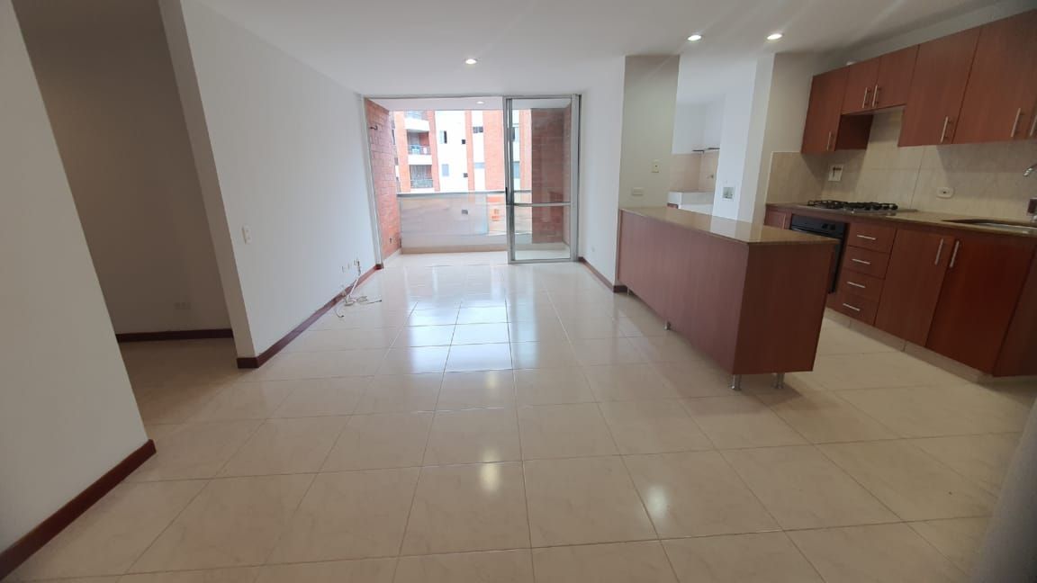 Apartamento en arriendo Antioquia Envigado Loma De Las Brujas 92 m2 Habitaciones 3 Baños 2 Garajes 2 Precio $3900000