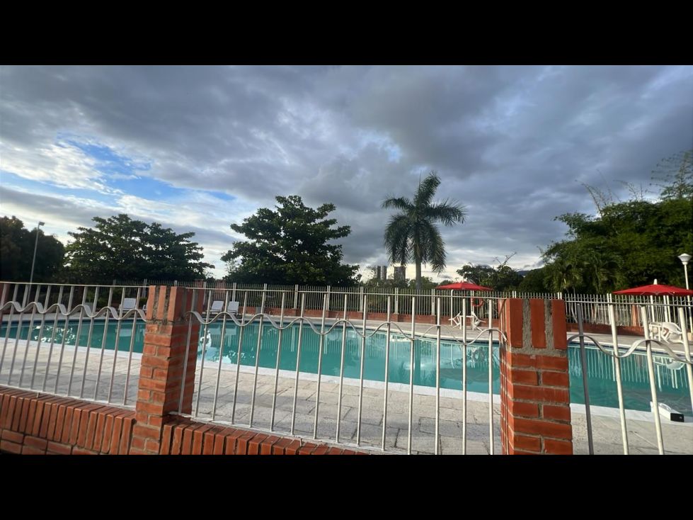 Casa en venta Santander Floridablanca Br Versalles Campestre 200 m2 Habitaciones 3 Baños 3 Garajes 1 Precio $590000000