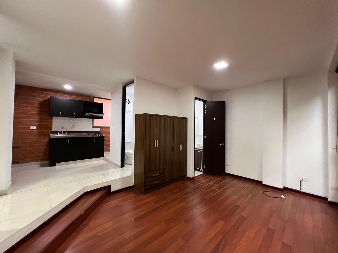 Apartaestudio en arriendo Antioquia Medellín Los Alcazares 35 m2 Habitaciones 1 Baños 2 Garajes 0 Precio $2000000
