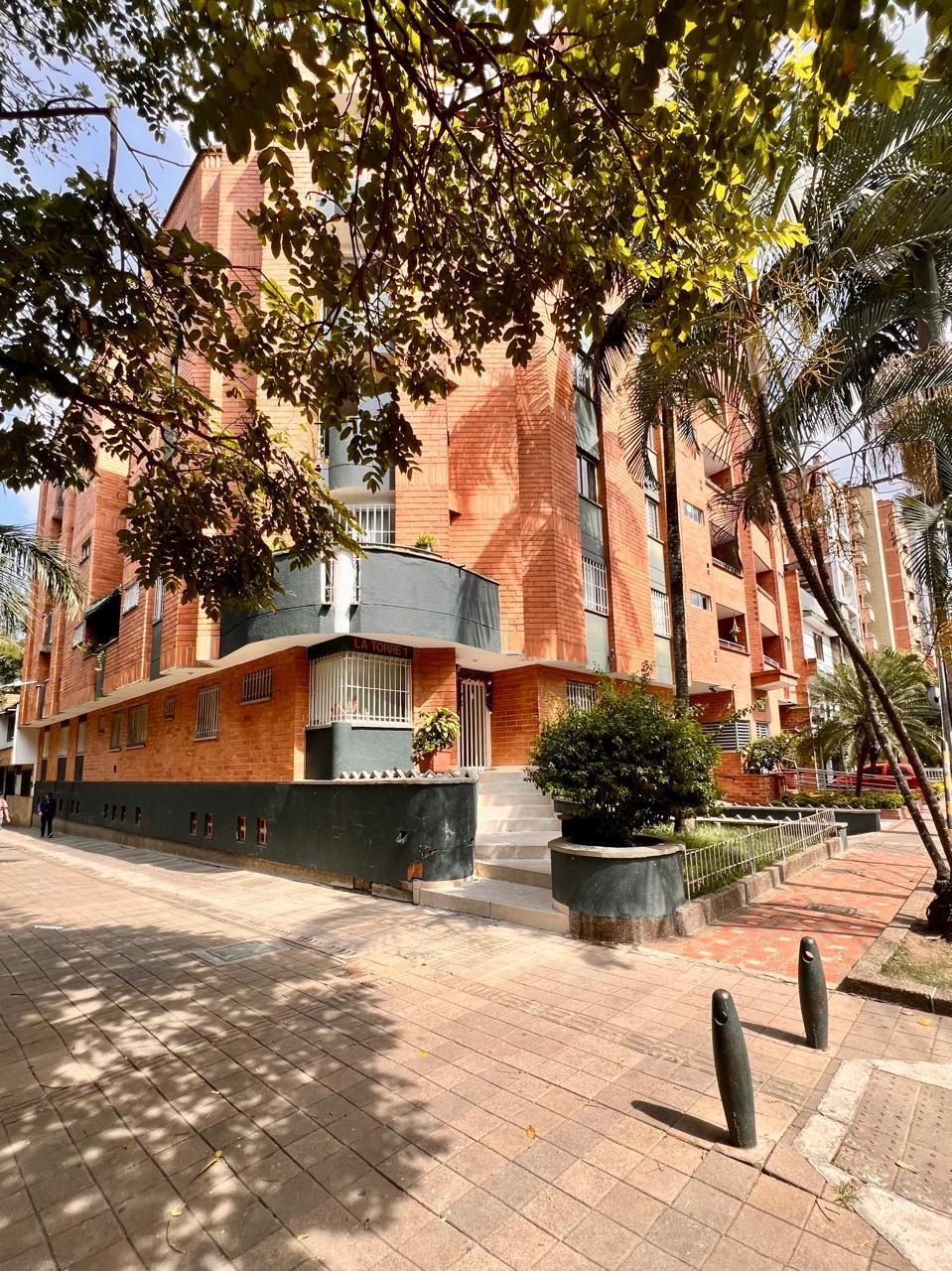 Apartamento en arriendo o venta Antioquia Medellín San Joaquin 66 m2 Habitaciones 2 Baños 2 Garajes 1 Precio venta $450000000 Precio arriendo $2500000