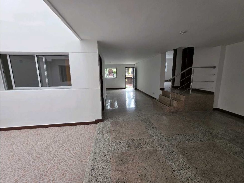 Casa en arriendo Antioquia Medellín Santa Teresita 220 m2 Habitaciones 5 Baños 3 Garajes 0 Precio $4500000
