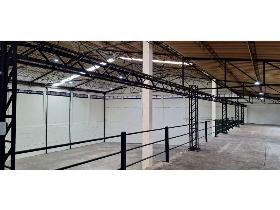Bodega en arriendo Quindío Armenia Miraflores 700 m2 Habitaciones 0 Baños 4 Garajes 4 Precio $14000000