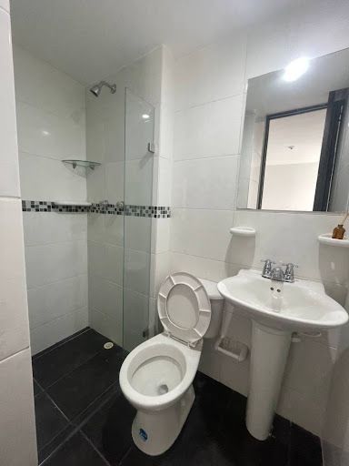 Apartamento en arriendo Antioquia Medellín Santa Rosa De Lima 57 m2 Habitaciones 3 Baños 2 Garajes 1 Precio $2100000