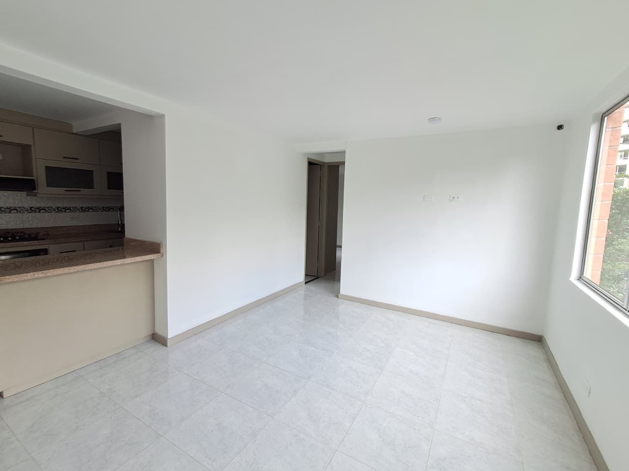 Apartamento en arriendo Antioquia Medellín Loma De Los Bernal 45 m2 Habitaciones 2 Baños 1 Garajes 1 Precio $2400000