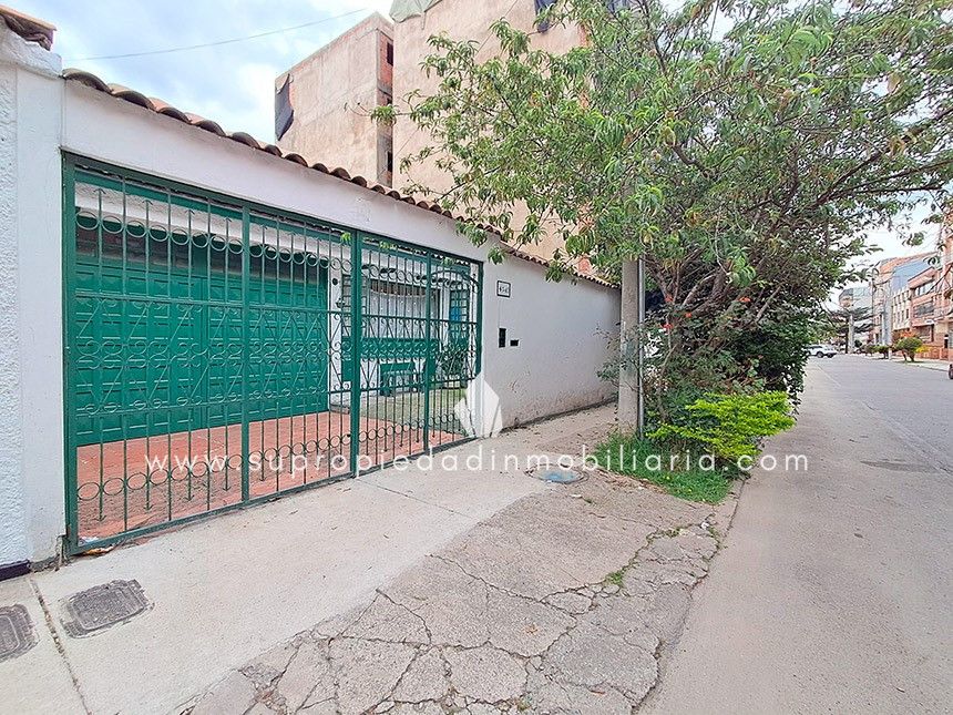 Casa en venta Cundinamarca Bogotá El Batan 392 m2 Habitaciones 5 Baños 4 Garajes 2 Precio $2650000000