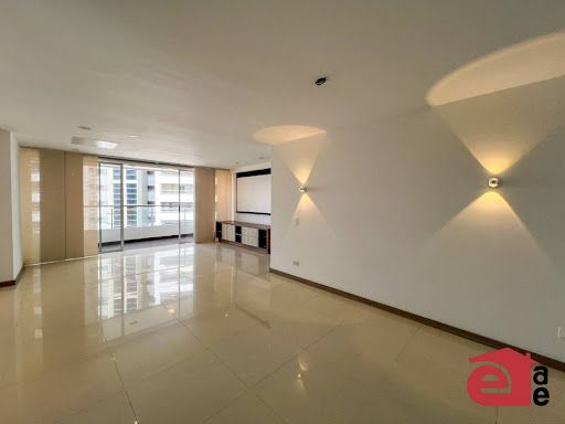 Apartamento en venta Antioquia Envigado El Esmeraldal 112 m2 Habitaciones 3 Baños 2 Garajes 2 Precio $830000000