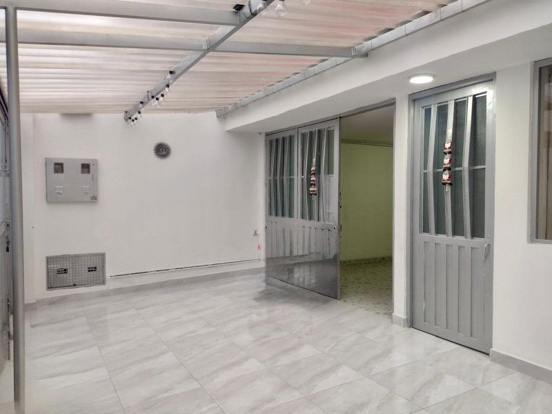 Casa en venta Cundinamarca Bogotá Bochica 297 m2 Habitaciones 8 Baños 3 Garajes 2 Precio $665000000