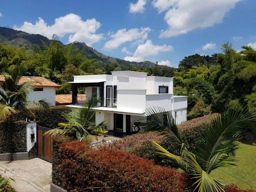 Finca en arriendo Antioquia La Ceja Payuco 350 m2 Habitaciones 3 Baños 4 Garajes 3 Precio $5500000