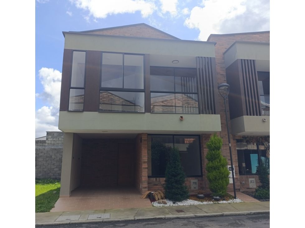 Casa en venta Antioquia La Ceja Fray Eugenio Ramirez Salazar 134 m2 Habitaciones 3 Baños 3 Garajes 1 Precio $580000000