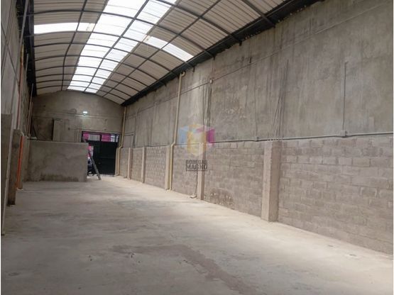 Bodega en arriendo Antioquia Medellín Prado 220 m2 Habitaciones 0 Baños 2 Garajes 0 Precio $7700000