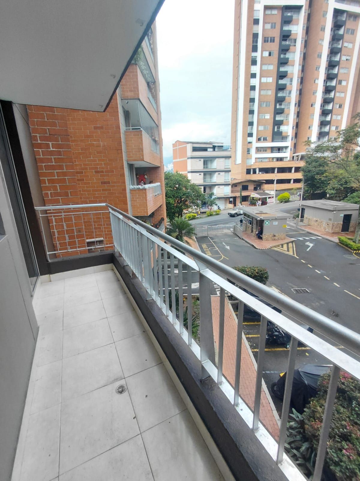 Apartamento en arriendo Antioquia Envigado Trianon 81 m2 Habitaciones 3 Baños 2 Garajes 1 Precio $3300000
