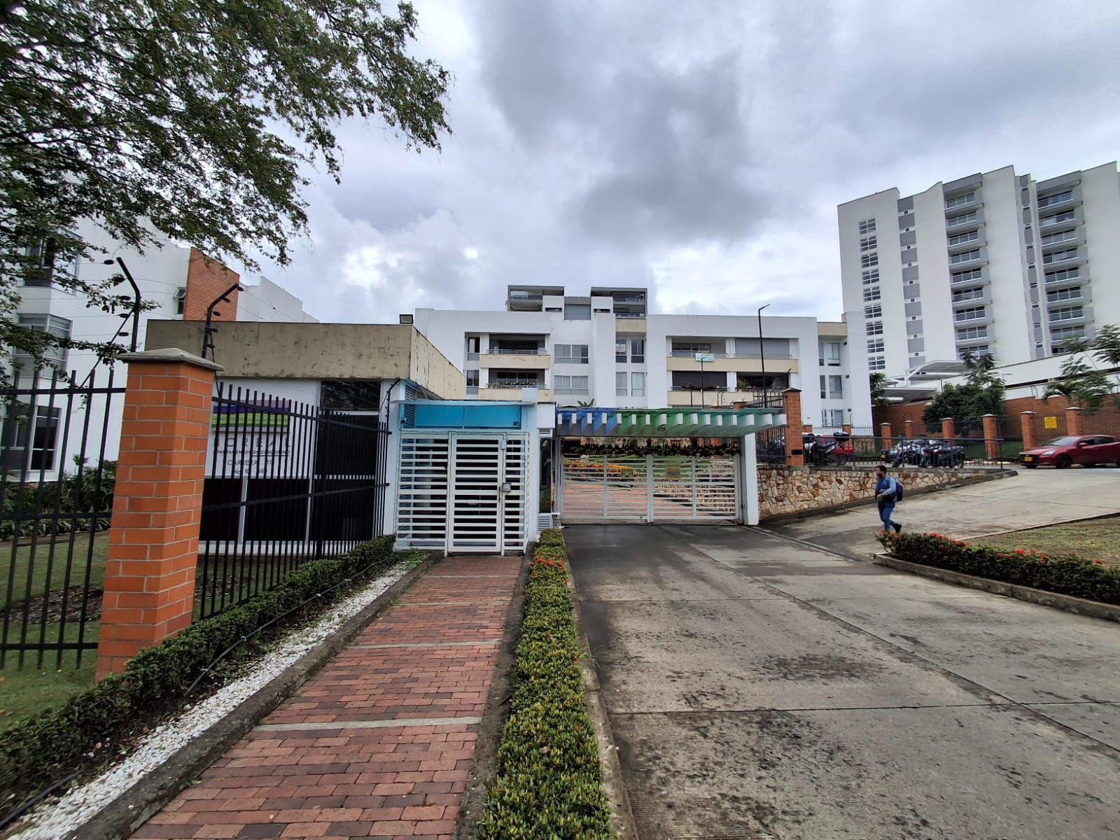 Apartamento en arriendo Valle Del Cauca Cali Parcelaciones Pance 145 m2 Habitaciones 3 Baños 4 Garajes 2 Precio $5400000