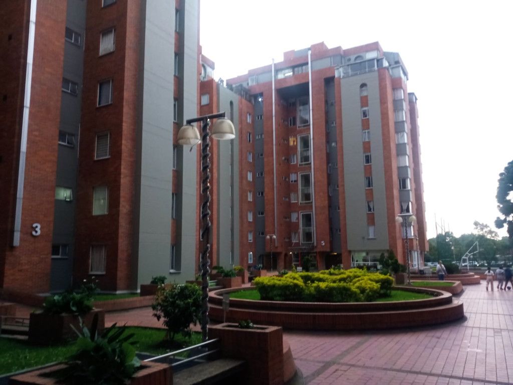 Apartamento en arriendo Cundinamarca Bogotá La Esmeralda 141 m2 Habitaciones 3 Baños 3 Garajes 1 Precio $4600000