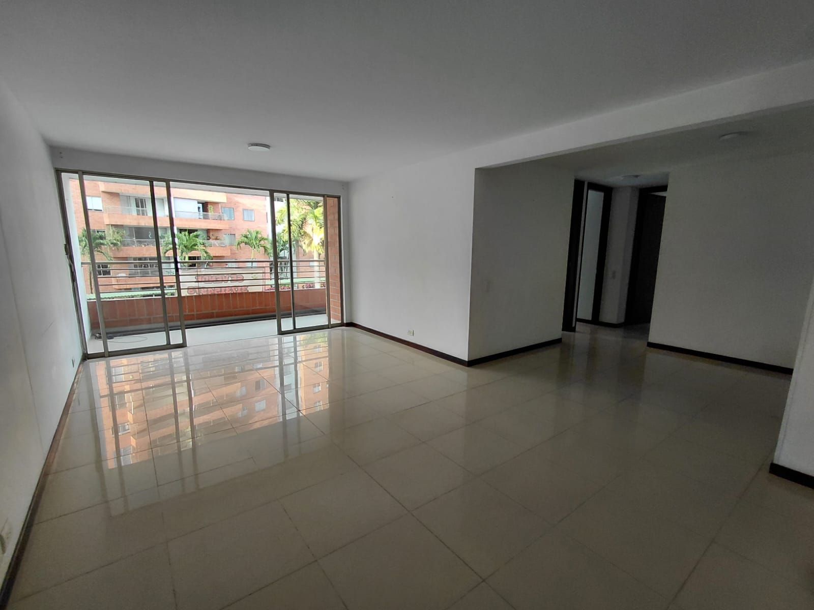 Apartamento en venta Valle Del Cauca Cali La Flora 100 m2 Habitaciones 3 Baños 3 Garajes 1 Precio $475000000