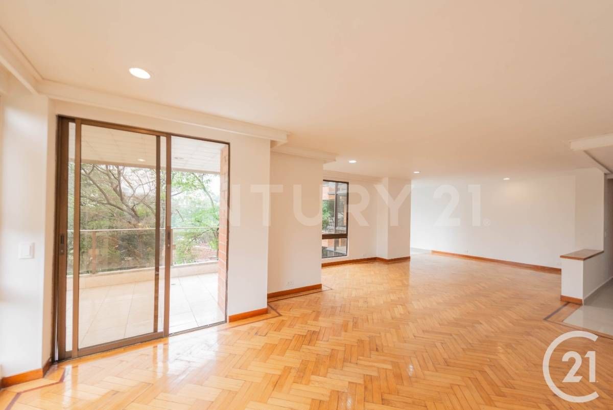 Apartamento en venta Antioquia Medellín Alejandria 200 m2 Habitaciones 3 Baños 3 Garajes 2 Precio $1100000000