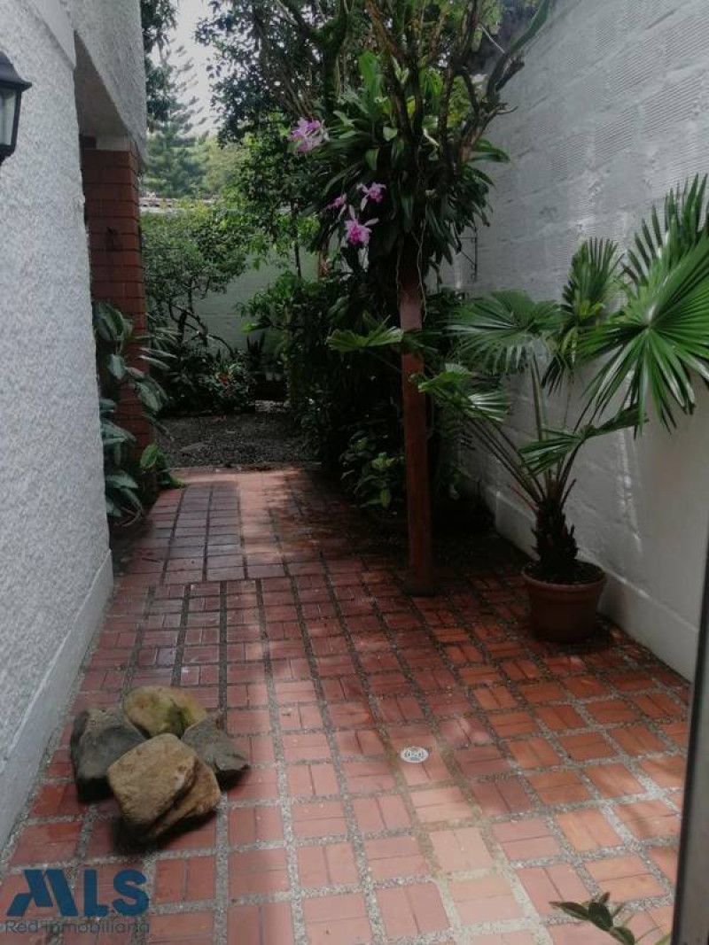 Casa en venta Antioquia Medellín Rosales 208 m2 Habitaciones 5 Baños 2 Garajes 1 Precio $1400000000