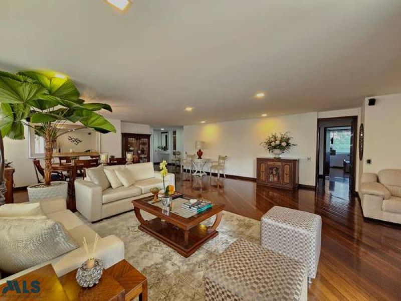 Apartamento en venta Antioquia Medellín Los Naranjos 169 m2 Habitaciones 3 Baños 2 Garajes 2 Precio $1295000000