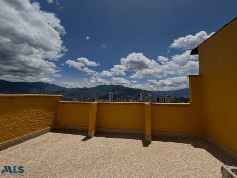 Casa en venta Antioquia Medellín El Salvador 134 m2 Habitaciones 4 Baños 2 Garajes 0 Precio $465000000