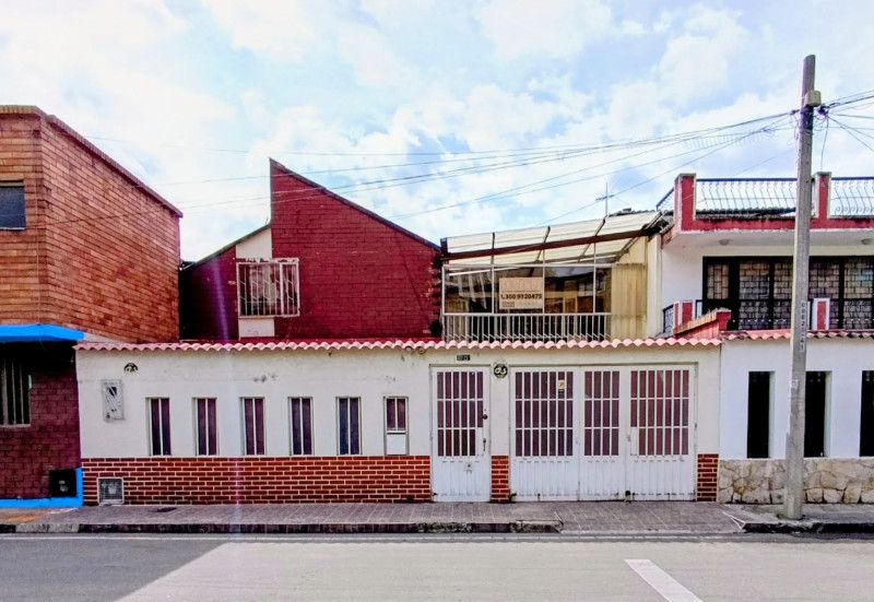 Casa en venta Cundinamarca Bogotá Timiza 165 m2 Habitaciones 5 Baños 2 Garajes 1 Precio $422000000