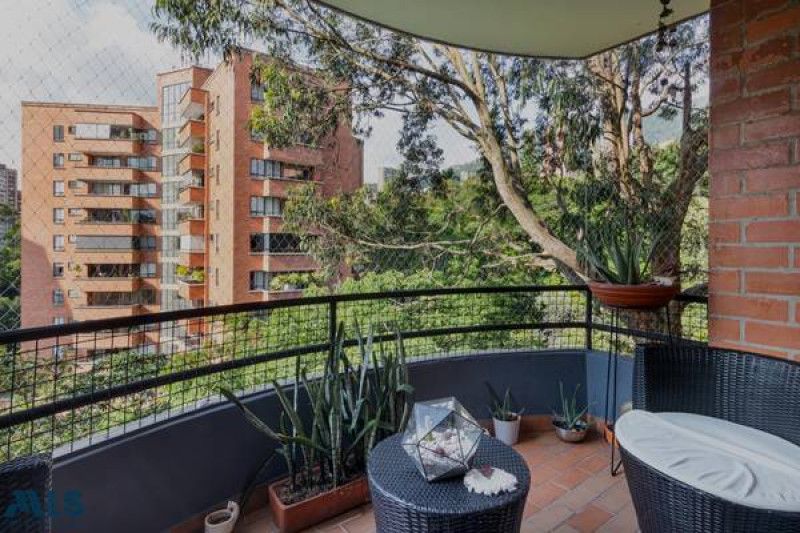 Apartamento en venta Antioquia Medellín El Tesoro 139 m2 Habitaciones 4 Baños 2 Garajes 2 Precio $950000000
