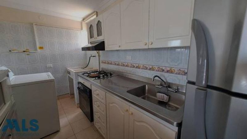 Apartamento en venta Antioquia Medellín La Colina 64 m2 Habitaciones 3 Baños 2 Garajes 0 Precio $290000000
