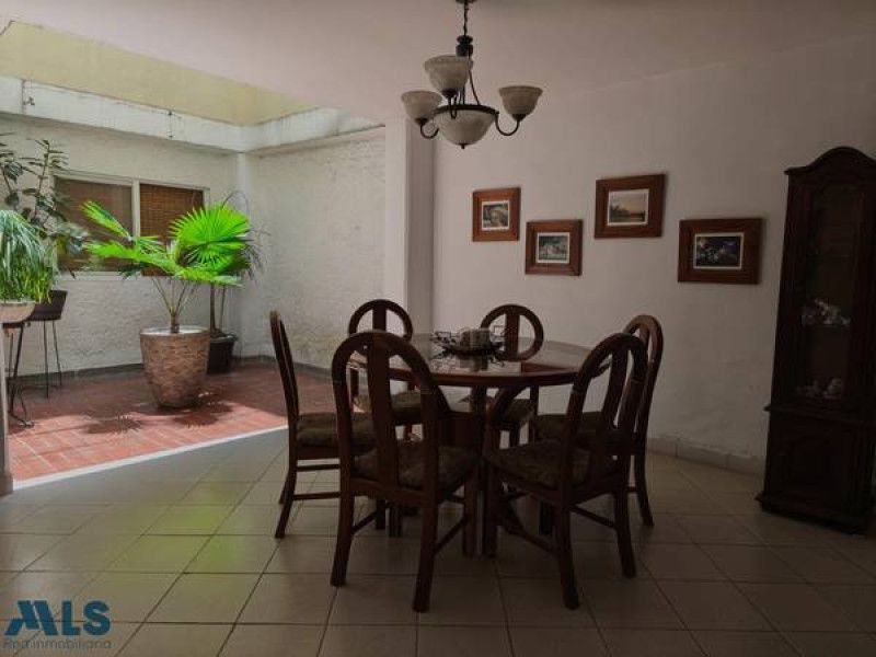 Casa en venta Antioquia Medellín Fatima 163 m2 Habitaciones 5 Baños 2 Garajes 2 Precio $750000000