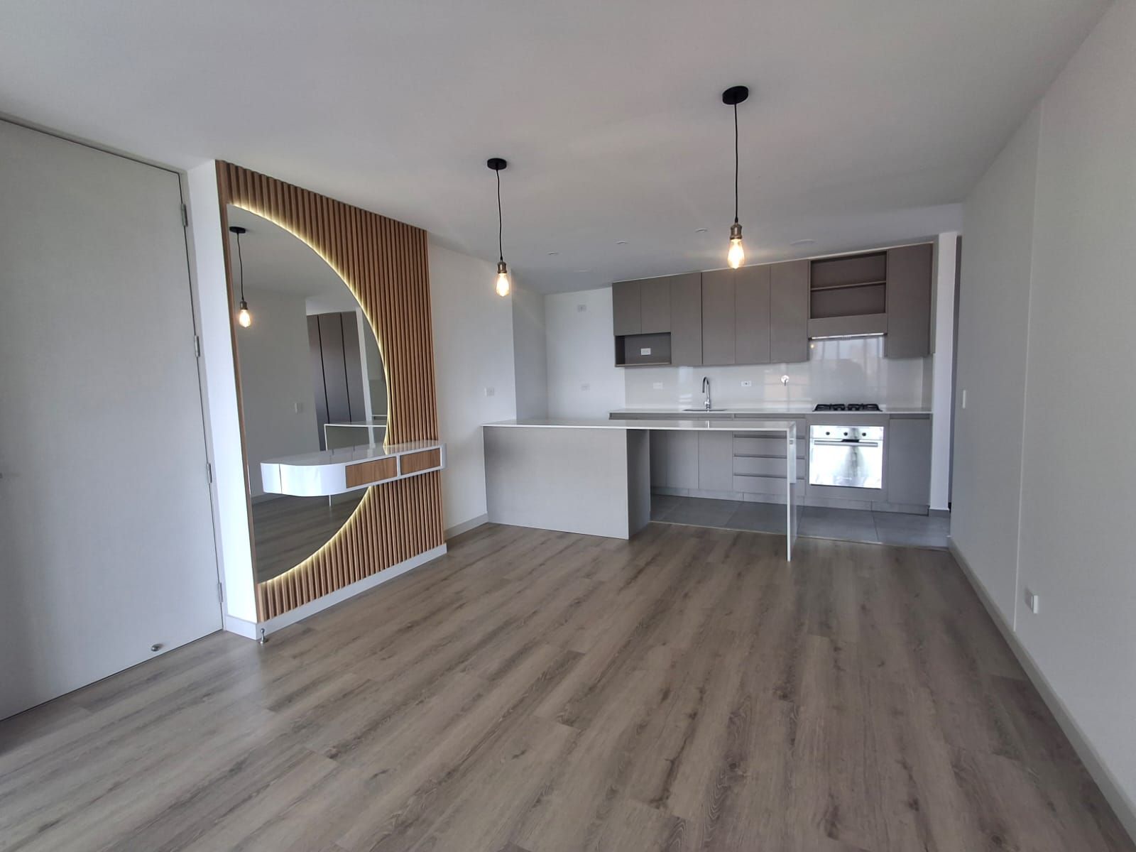 Apartamento en arriendo Antioquia Envigado La Inmaculada 99 m2 Habitaciones 3 Baños 2 Garajes 2 Precio $4800000