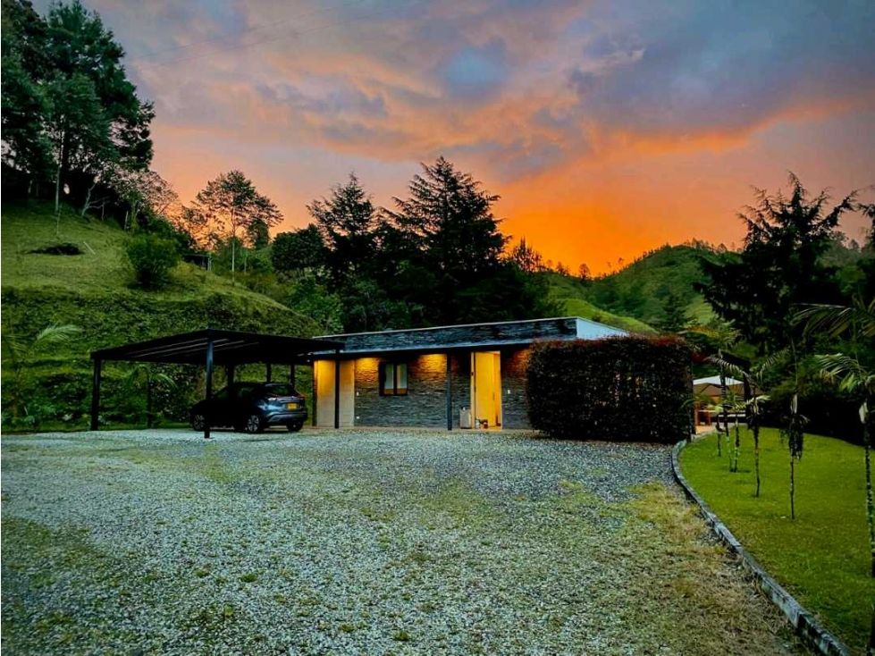 Casa en arriendo Antioquia El Retiro El Retiro 200 m2 Habitaciones 2 Baños 2 Garajes 8 Precio $8000000