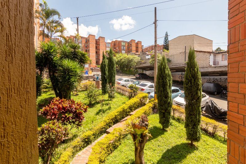 Apartamento en arriendo Antioquia Medellín Urbanizacion El Cortijo 67 m2 Habitaciones 3 Baños 2 Garajes 0 Precio $1850000