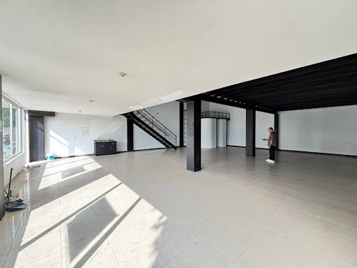 Local en arriendo Antioquia La Estrella Ancón San Martín 270 m2 Habitaciones 0 Baños 2 Garajes 4 Precio $12150000