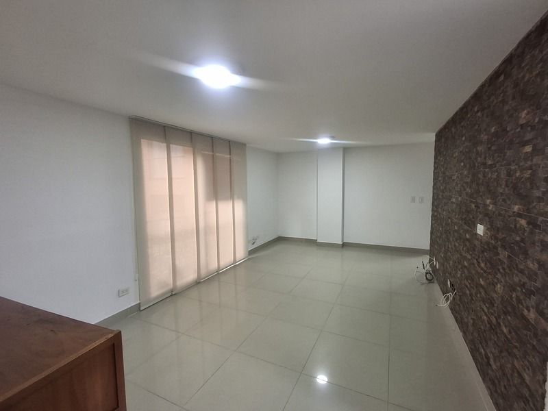 Apartamento en arriendo Antioquia Medellín Santa Teresita 80 m2 Habitaciones 4 Baños 2 Garajes 1 Precio $3000000