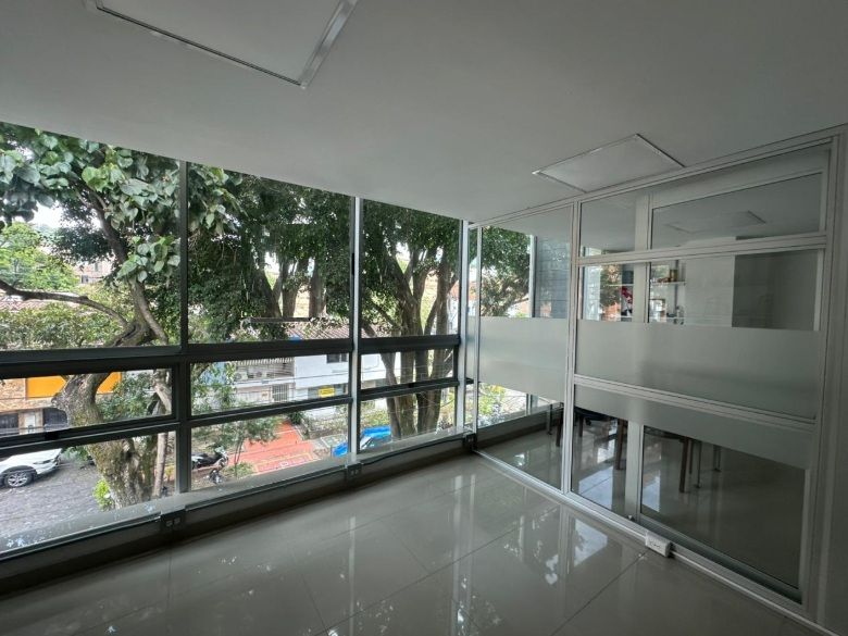 Oficina en arriendo Antioquia Medellín Suramericana 20 m2 Habitaciones 0 Baños 1 Garajes 0 Precio $3400000