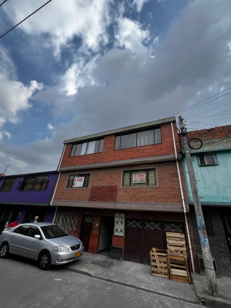 Casa en venta Cundinamarca Bogotá San Cayetano 390 m2 Habitaciones 11 Baños 6 Garajes 1 Precio $900000000